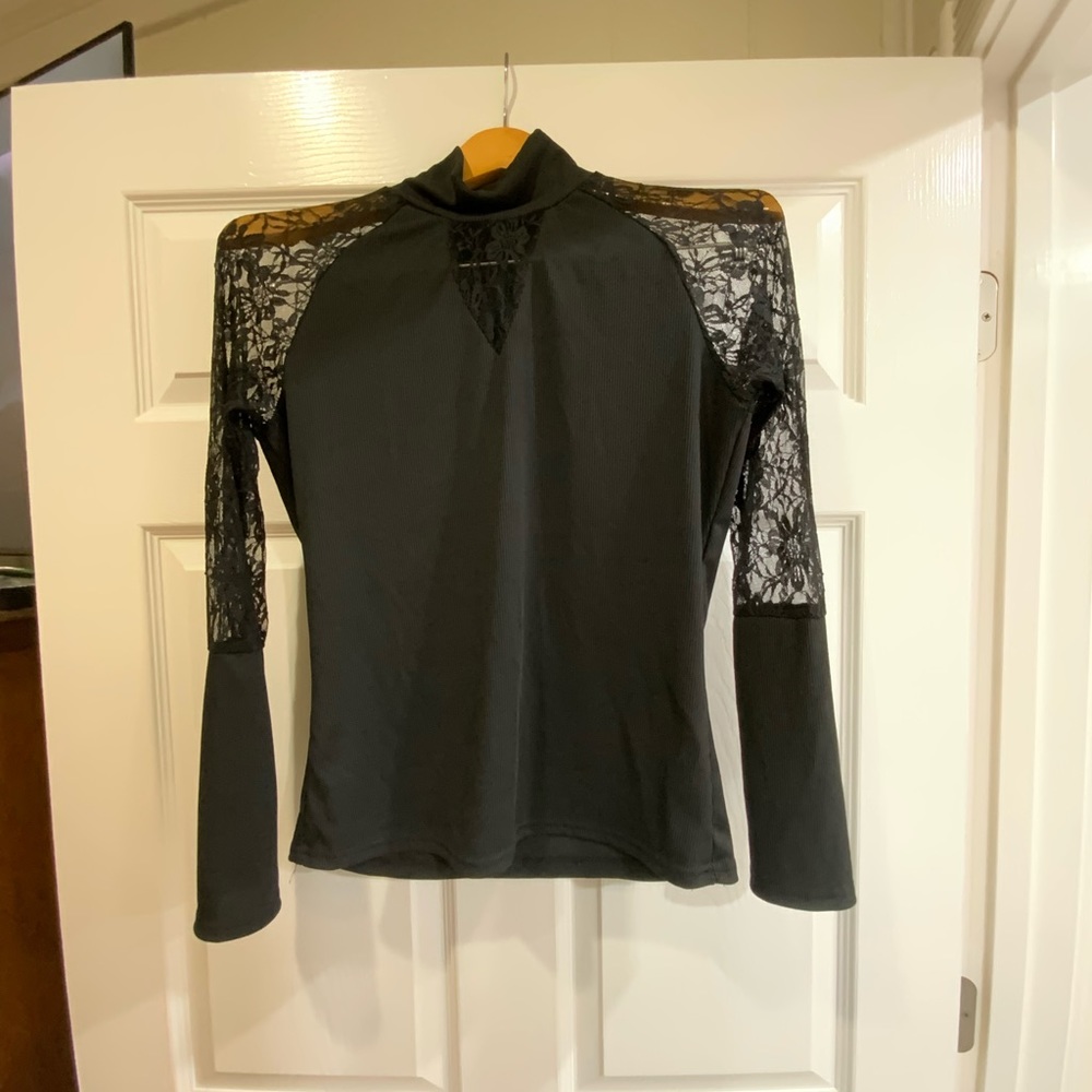 Dressy ribbed and lace blouse size Large